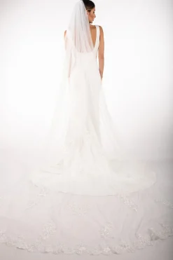 ASTER Long Wedding Veil with Lace Appliques