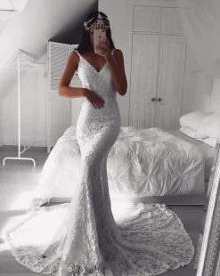 Fiona Lace Gown - Ivory