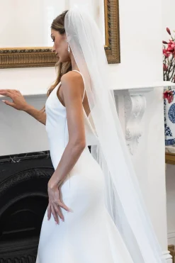 IRIS Long Veil