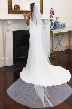IRIS Long Veil